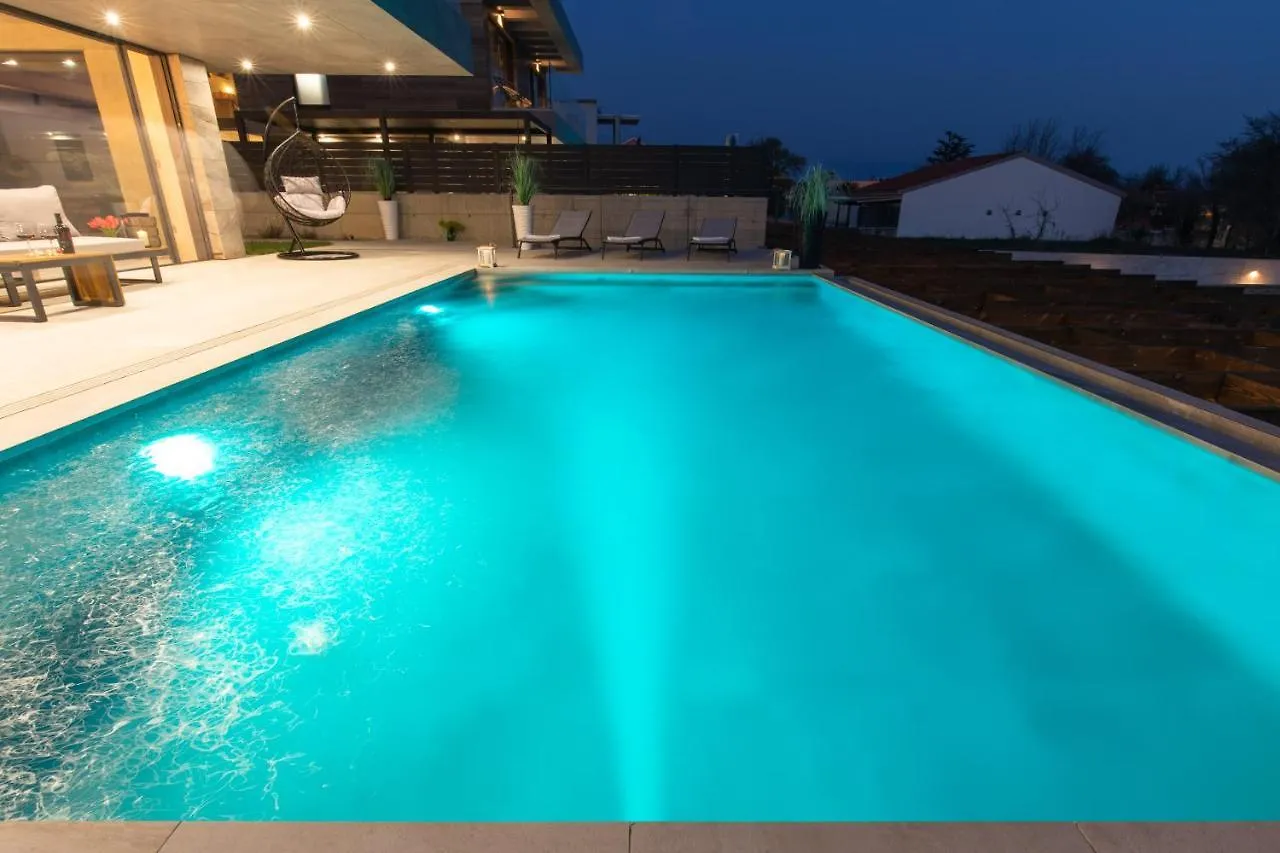 Luxury Villa Prestige With Sauna And Jacuzzi バスカ クロアチア
