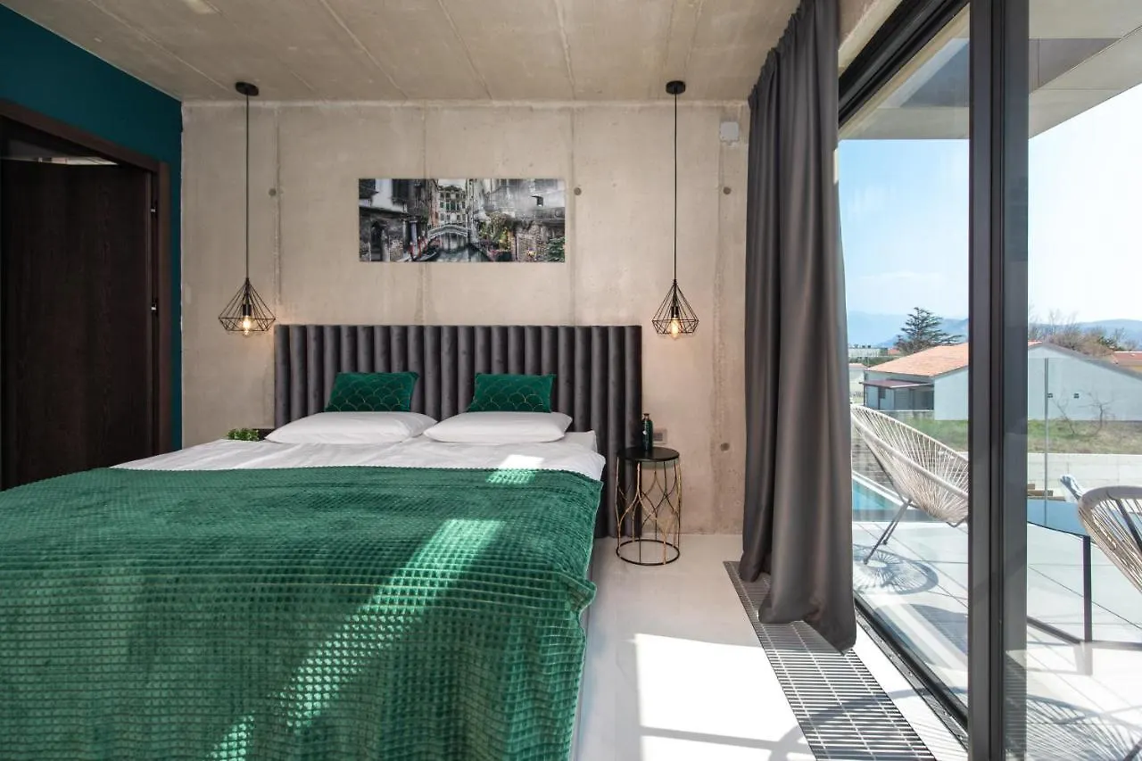 Luxury Villa Prestige With Sauna And Jacuzzi バスカ
